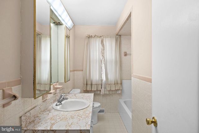 114 HAMILTON ST, Fredericksburg, VA 22408