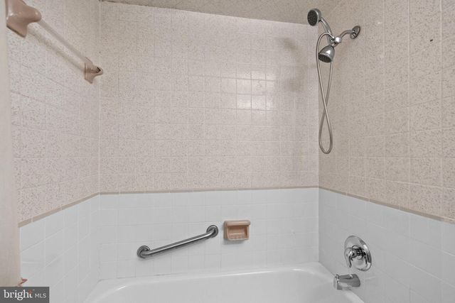 114 HAMILTON ST, Fredericksburg, VA 22408