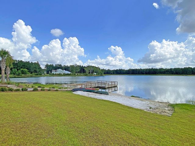 562 Pontoon Road, Huger, SC 29450