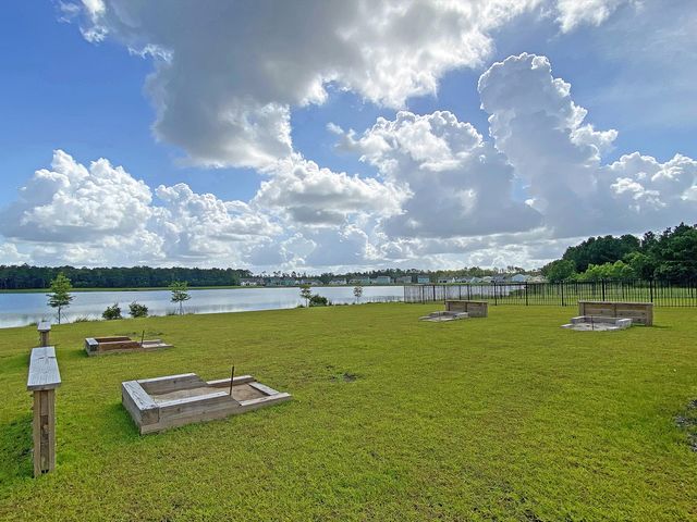 562 Pontoon Road, Huger, SC 29450