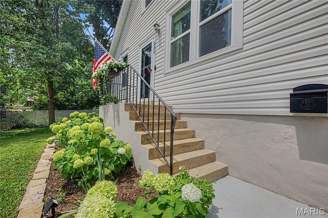 235 Midway Avenue, Kirkwood, MO 63122