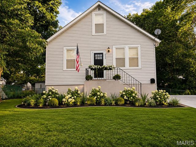 235 Midway Avenue, Kirkwood, MO 63122