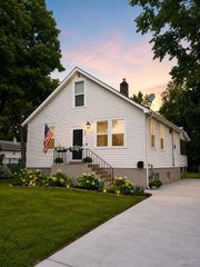 235 Midway Avenue, Kirkwood, MO 63122
