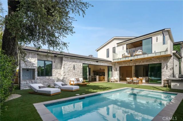 4319 Kraft Avenue, Studio City, CA 91604