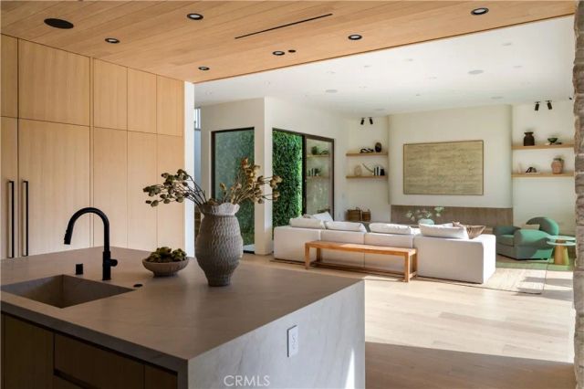 4319 Kraft Avenue, Studio City, CA 91604