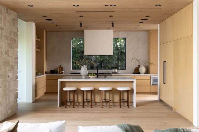 4319 Kraft Avenue, Studio City, CA 91604