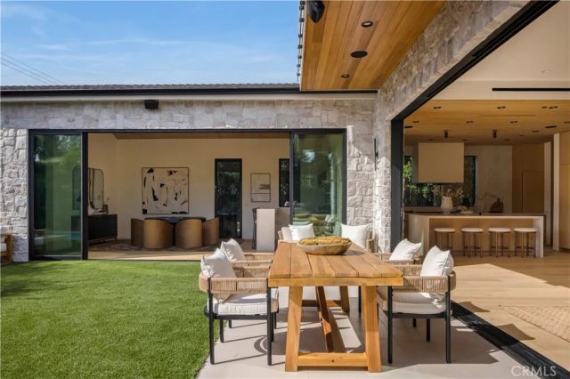 4319 Kraft Avenue, Studio City, CA 91604