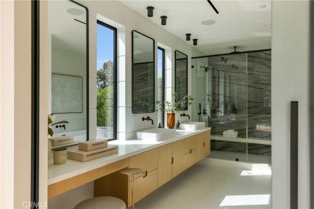 4319 Kraft Avenue, Studio City, CA 91604