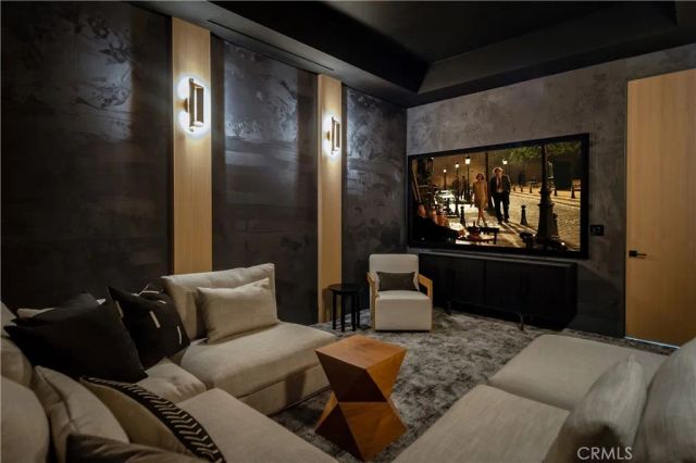 4319 Kraft Avenue, Studio City, CA 91604