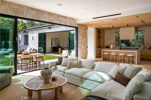 4319 Kraft Avenue, Studio City, CA 91604