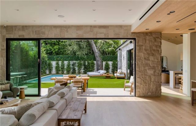 4319 Kraft Avenue, Studio City, CA 91604