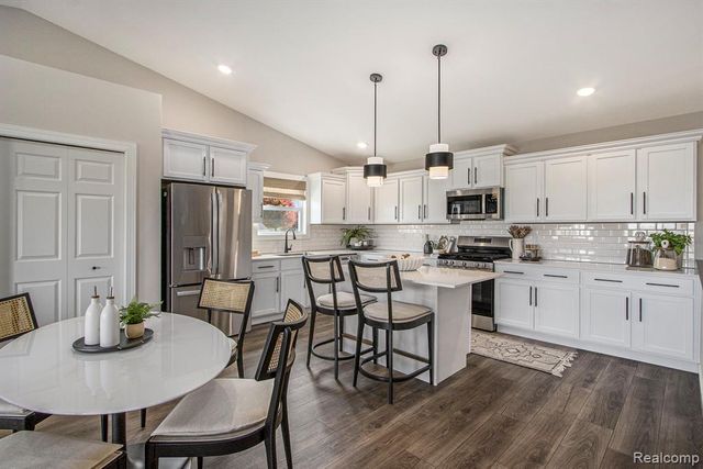 3151 Wild Orchid Lane, Burton, MI 48519