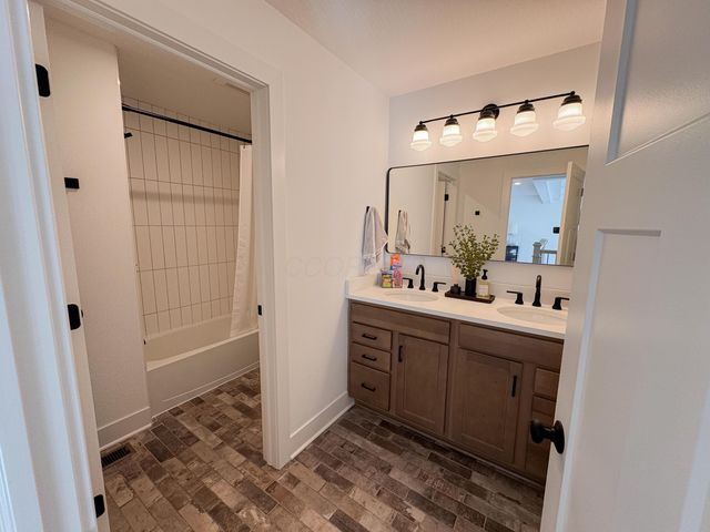 1174 Portrush Drive, Sunbury, OH 43074