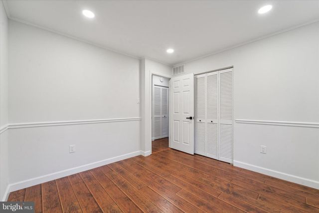 2040 ARCH ST, Philadelphia, PA 19103