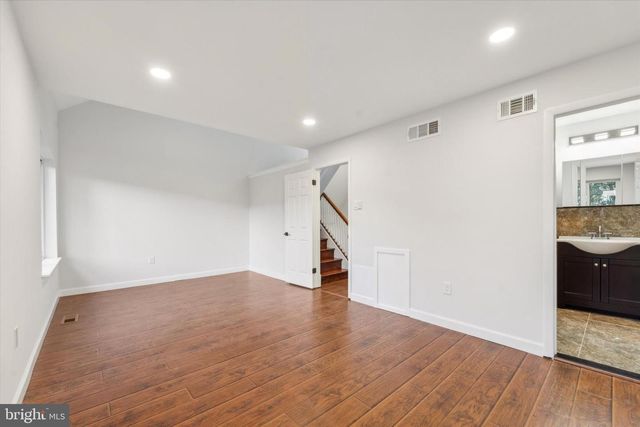 2040 ARCH ST, Philadelphia, PA 19103