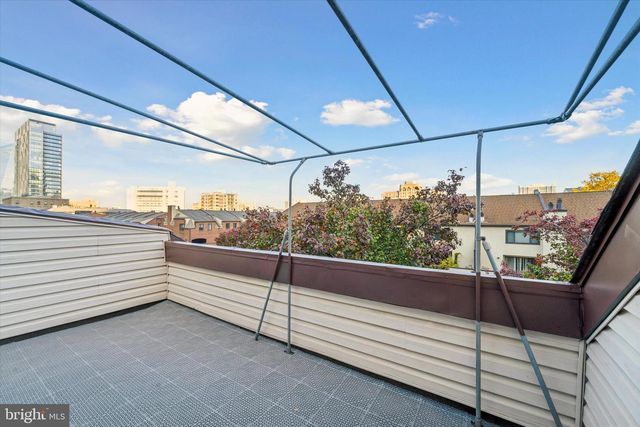 2040 ARCH ST, Philadelphia, PA 19103