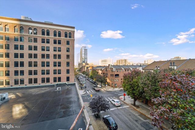 2040 ARCH ST, Philadelphia, PA 19103