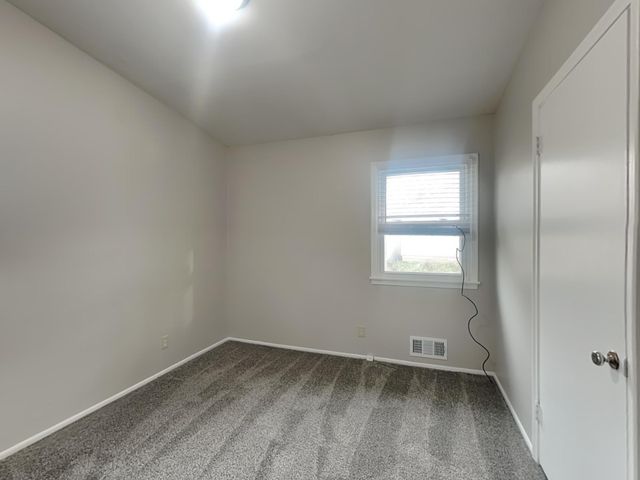 2272 Hazel Street N, Maplewood, MN 55109