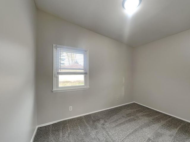 2272 Hazel Street N, Maplewood, MN 55109