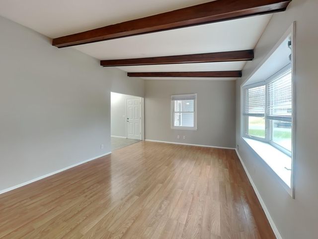 2272 Hazel Street N, Maplewood, MN 55109