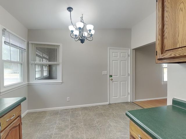 2272 Hazel Street N, Maplewood, MN 55109