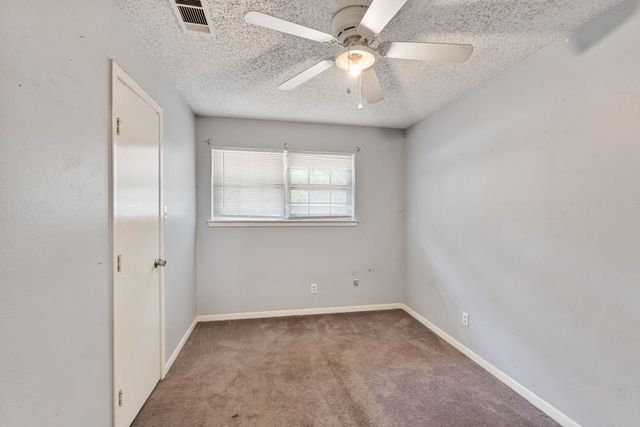 201 Admiral Drive, Gun Barrel City, TX 75156
