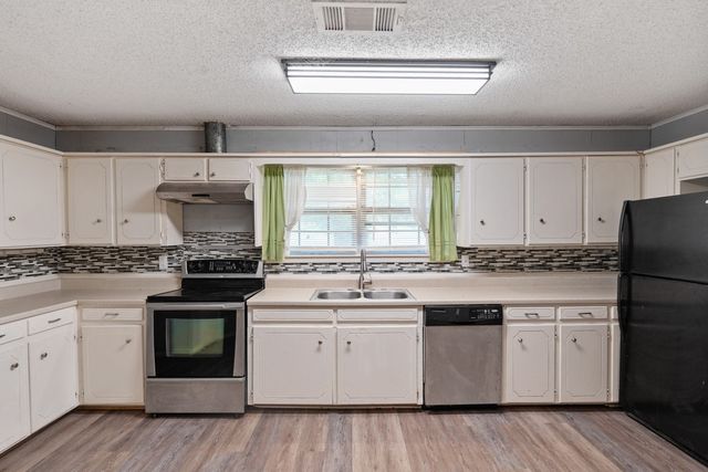 201 Admiral Drive, Gun Barrel City, TX 75156