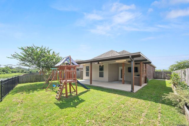 38483 Brown Rd, Prairieville, LA 70769