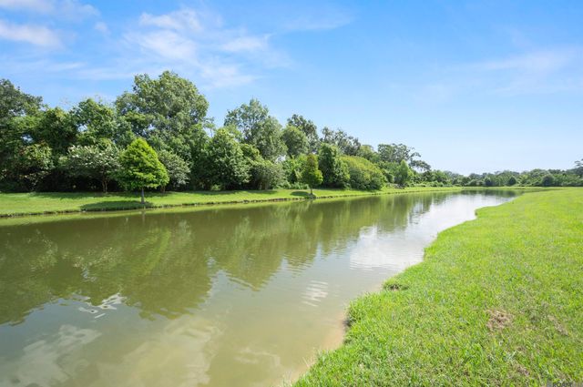38483 Brown Rd, Prairieville, LA 70769