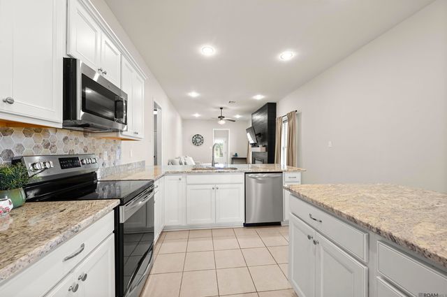 38483 Brown Rd, Prairieville, LA 70769