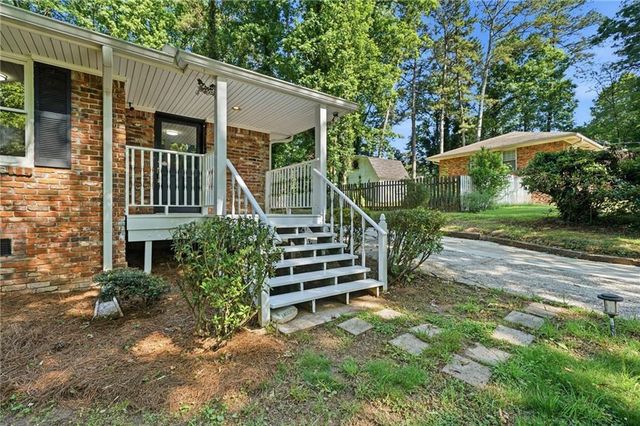 2109 Shady Lane, Tucker, GA 30084