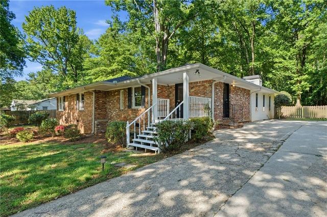 2109 Shady Lane, Tucker, GA 30084
