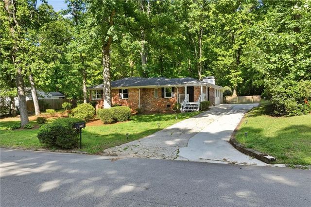 2109 Shady Lane, Tucker, GA 30084