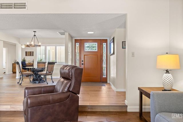 601 Vista Verde Way, Bakersfield, CA 93309