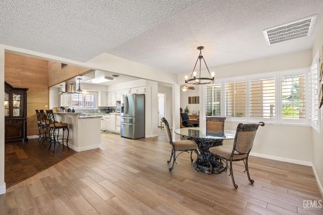 601 Vista Verde Way, Bakersfield, CA 93309