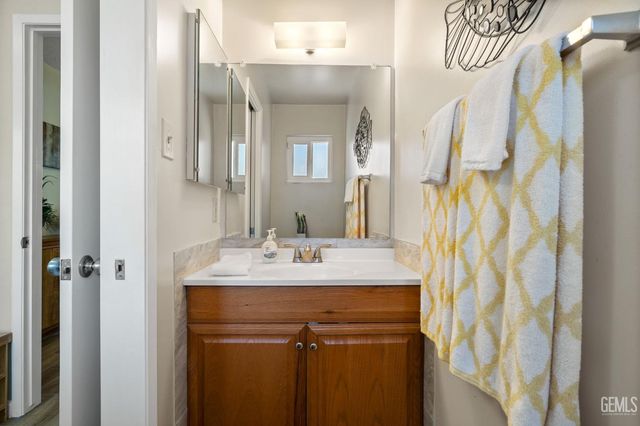 601 Vista Verde Way, Bakersfield, CA 93309