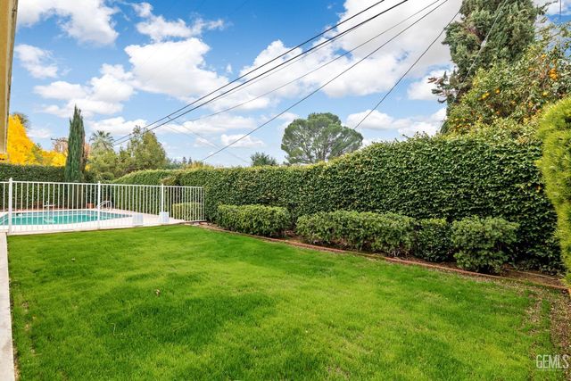 601 Vista Verde Way, Bakersfield, CA 93309