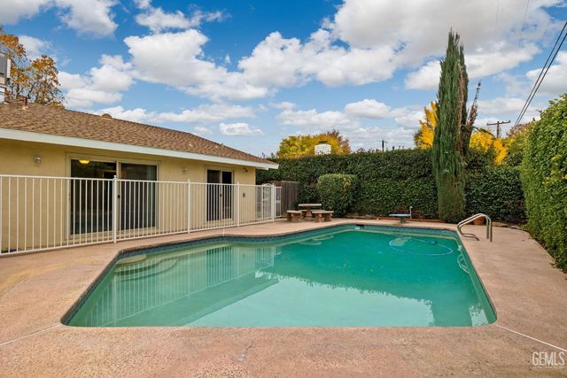 601 Vista Verde Way, Bakersfield, CA 93309