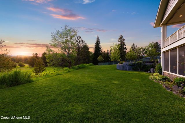 90 Bonnie LN, Sagle, ID 83860