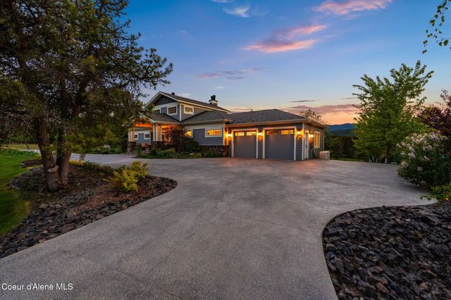 90 Bonnie LN, Sagle, ID 83860
