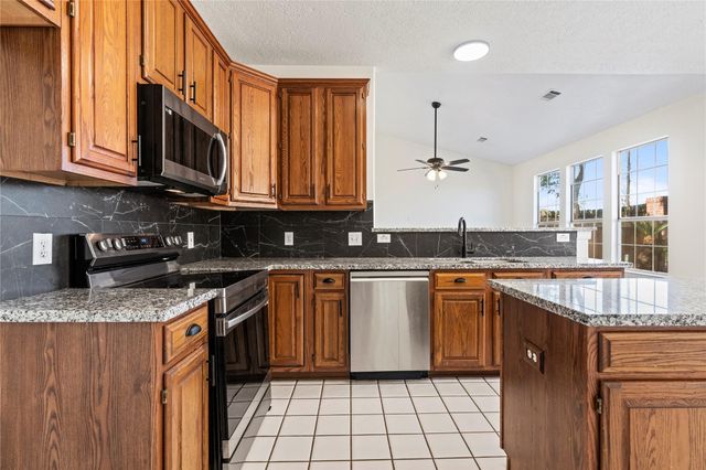 1602 Winston Homestead Drive, Richmond, TX 77406