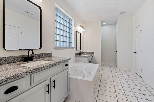 1602 Winston Homestead Drive, Richmond, TX 77406