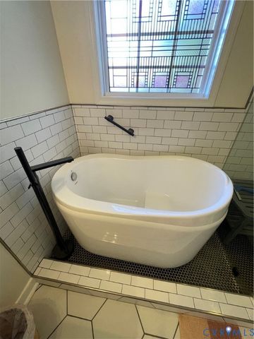 8304 Elizabeth Ann Dr, Hanover, VA 23111