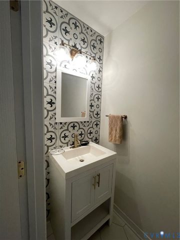 8304 Elizabeth Ann Dr, Hanover, VA 23111