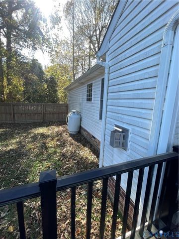 8304 Elizabeth Ann Dr, Hanover, VA 23111