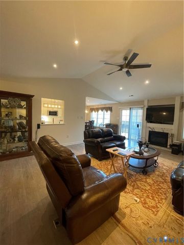 8304 Elizabeth Ann Dr, Hanover, VA 23111