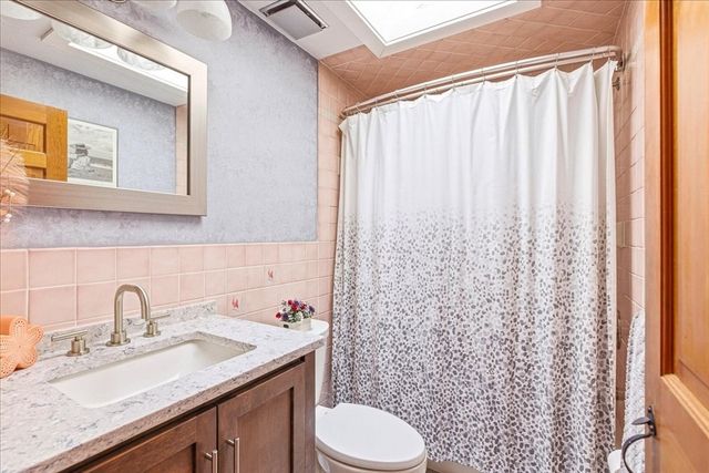 9 Woodridge Rd, Sandwich, MA 02537