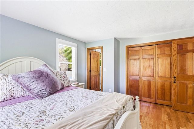 9 Woodridge Rd, Sandwich, MA 02537
