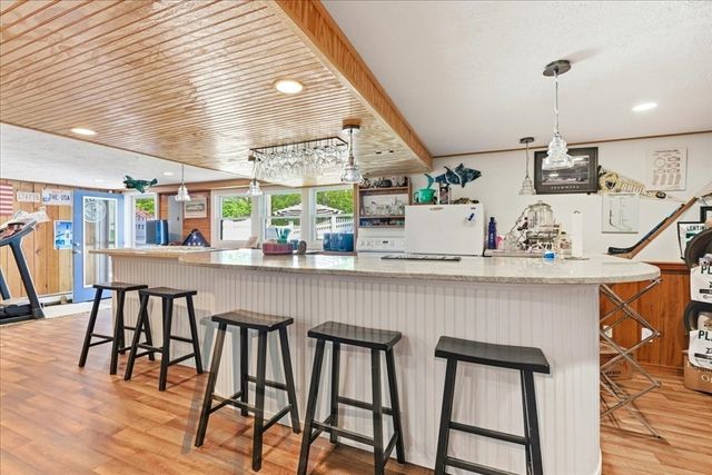 9 Woodridge Rd, Sandwich, MA 02537