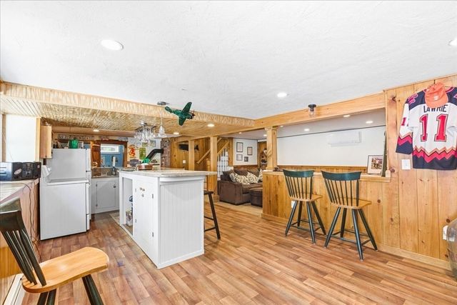 9 Woodridge Rd, Sandwich, MA 02537